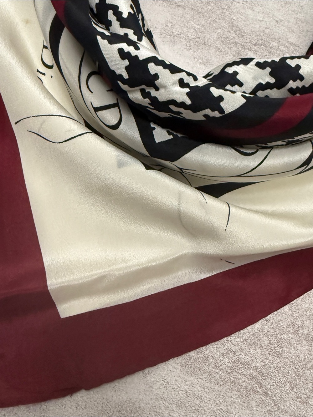 Dior Burgundy, Ivory and Black Houndstooth Silk-Feel Square Scarf - Picture 5 of 9